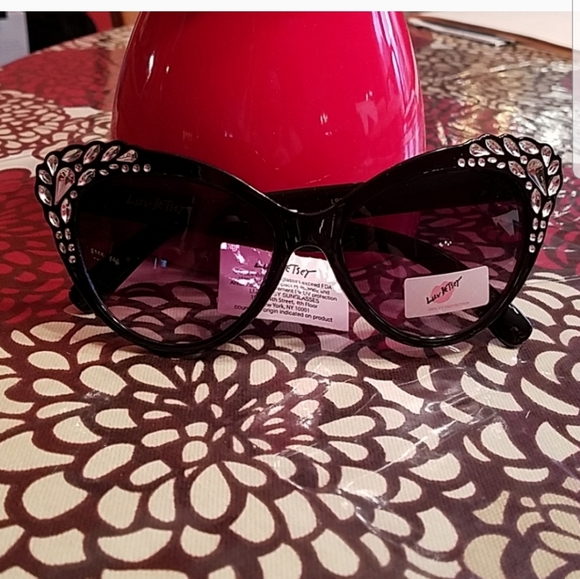 Betsey Johnson Accessories - NWT Betsey Johnson sunglasses